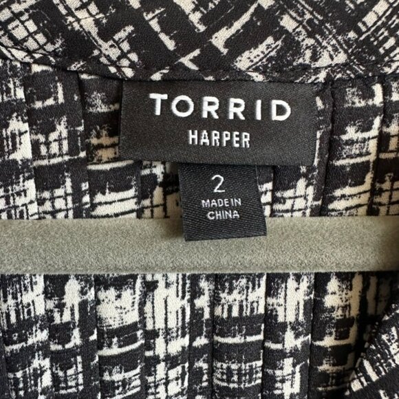 GUC Torrid Harper 3/4 Sleeve Tunic - Picture 5 of 6